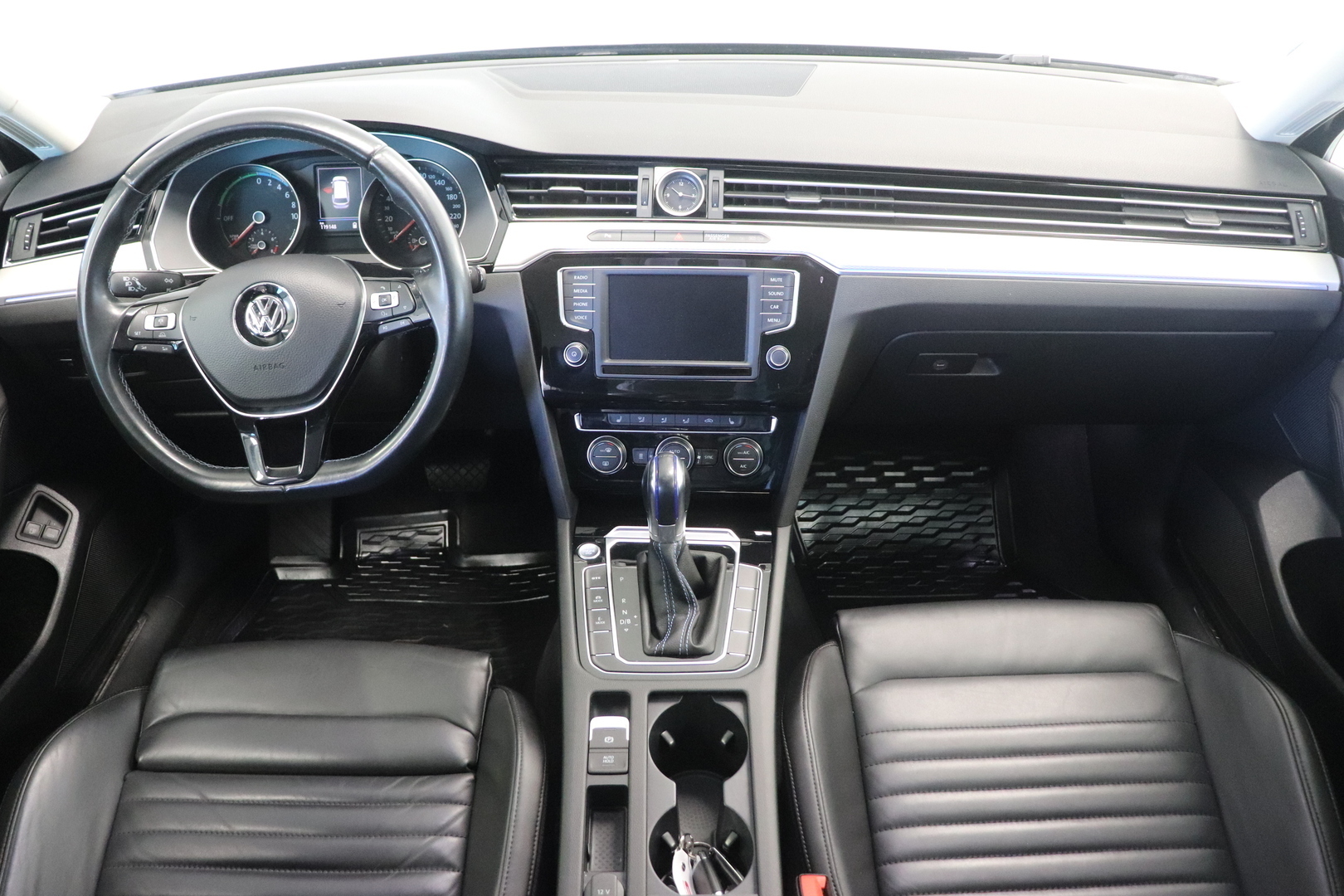 VOLKSWAGEN PASSAT 2017