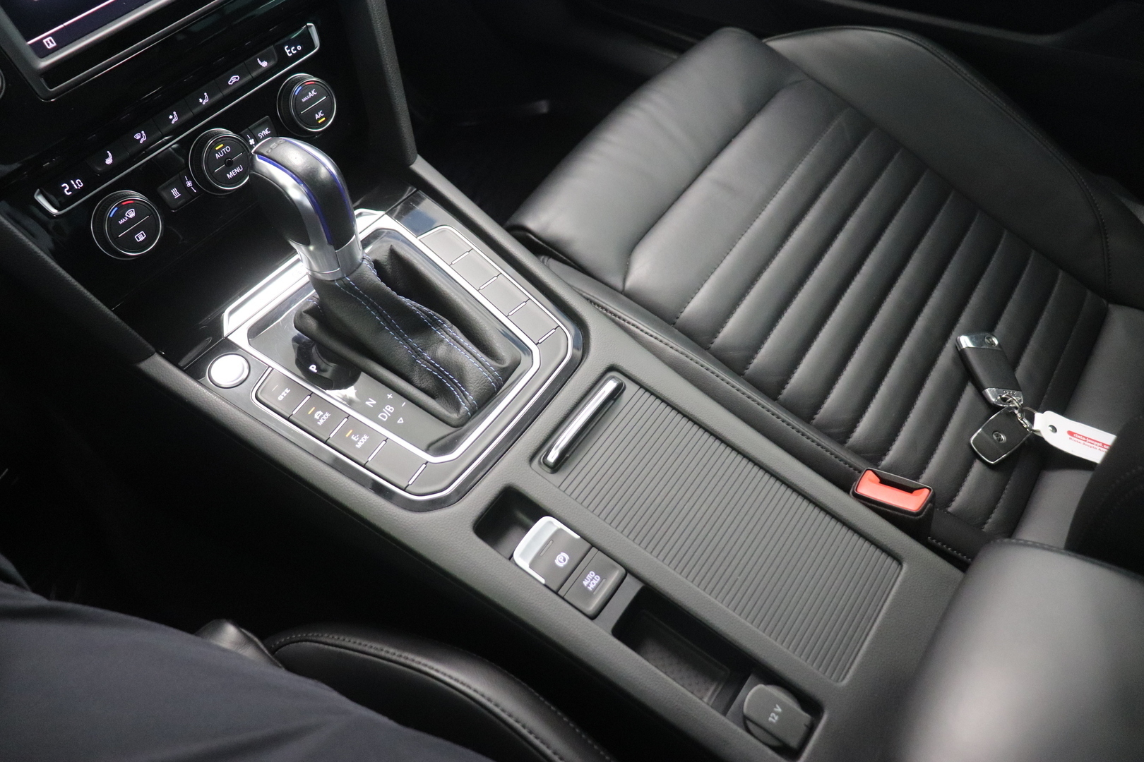 VOLKSWAGEN PASSAT 2017