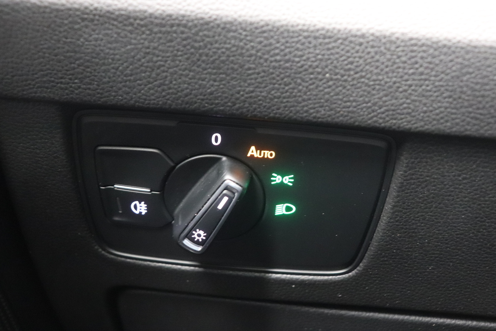 VOLKSWAGEN PASSAT 2017