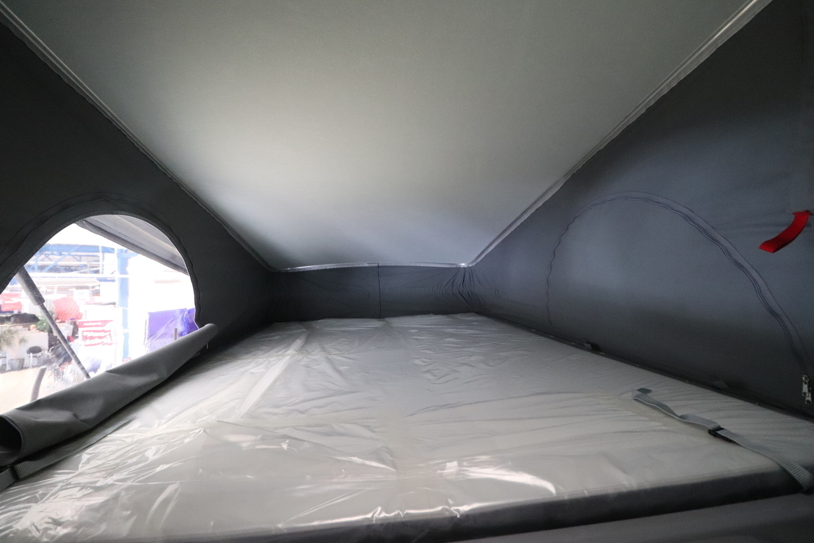 ROADCAR VAN R 600 2024