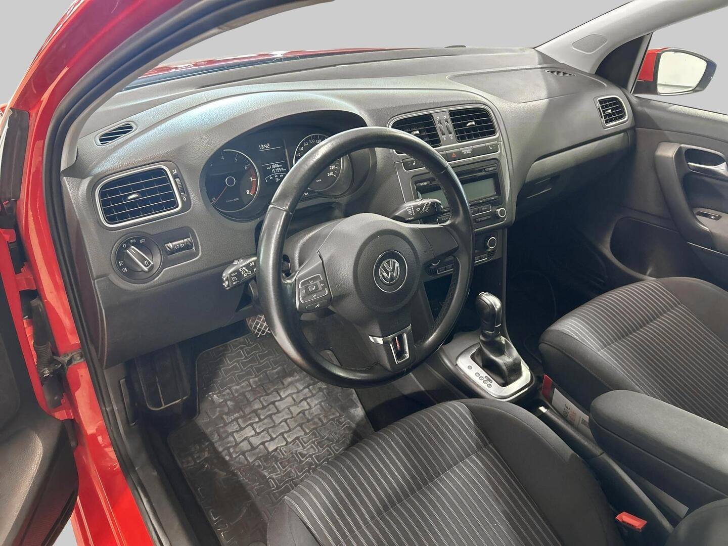 VOLKSWAGEN Polo 2010