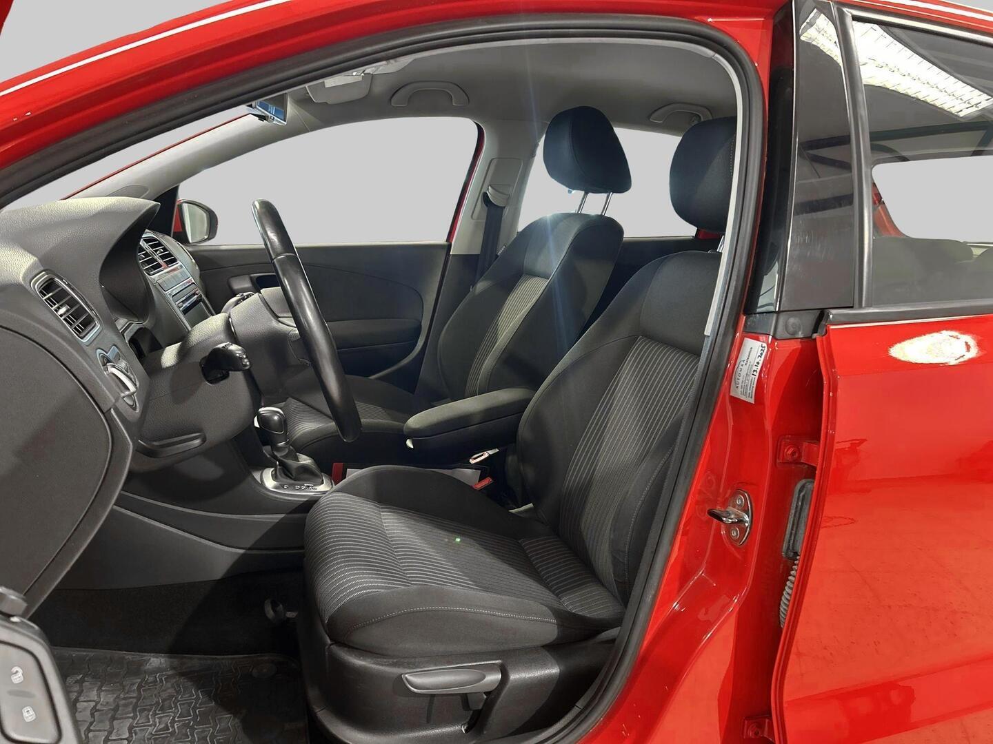 VOLKSWAGEN Polo 2010