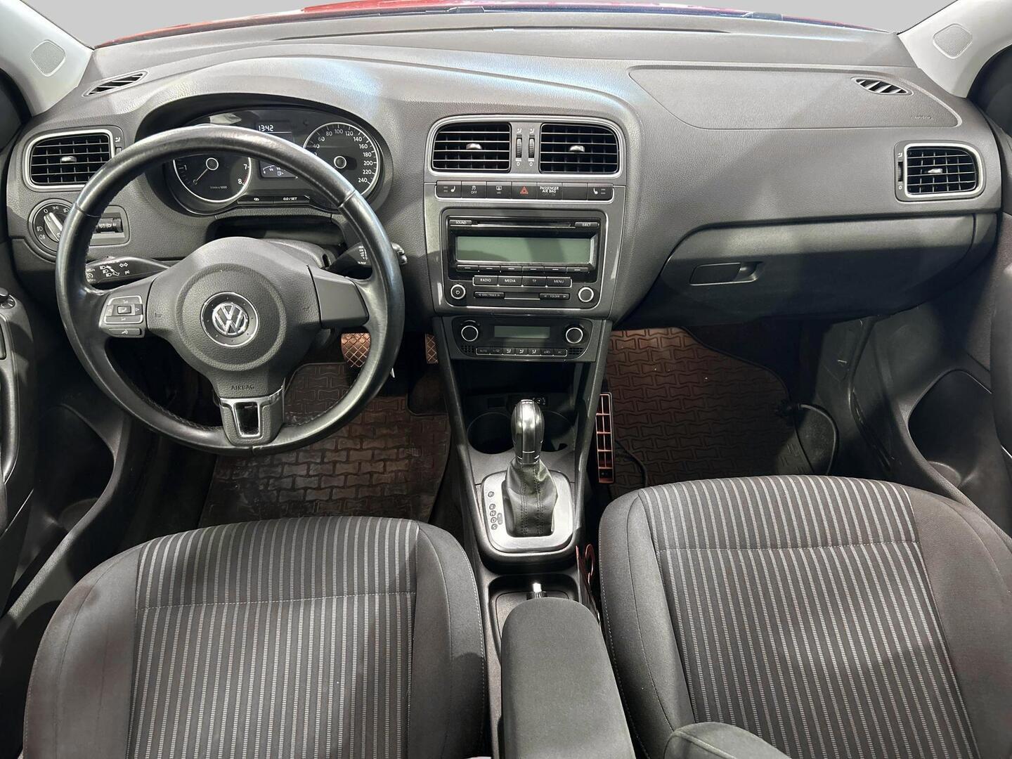 VOLKSWAGEN Polo 2010