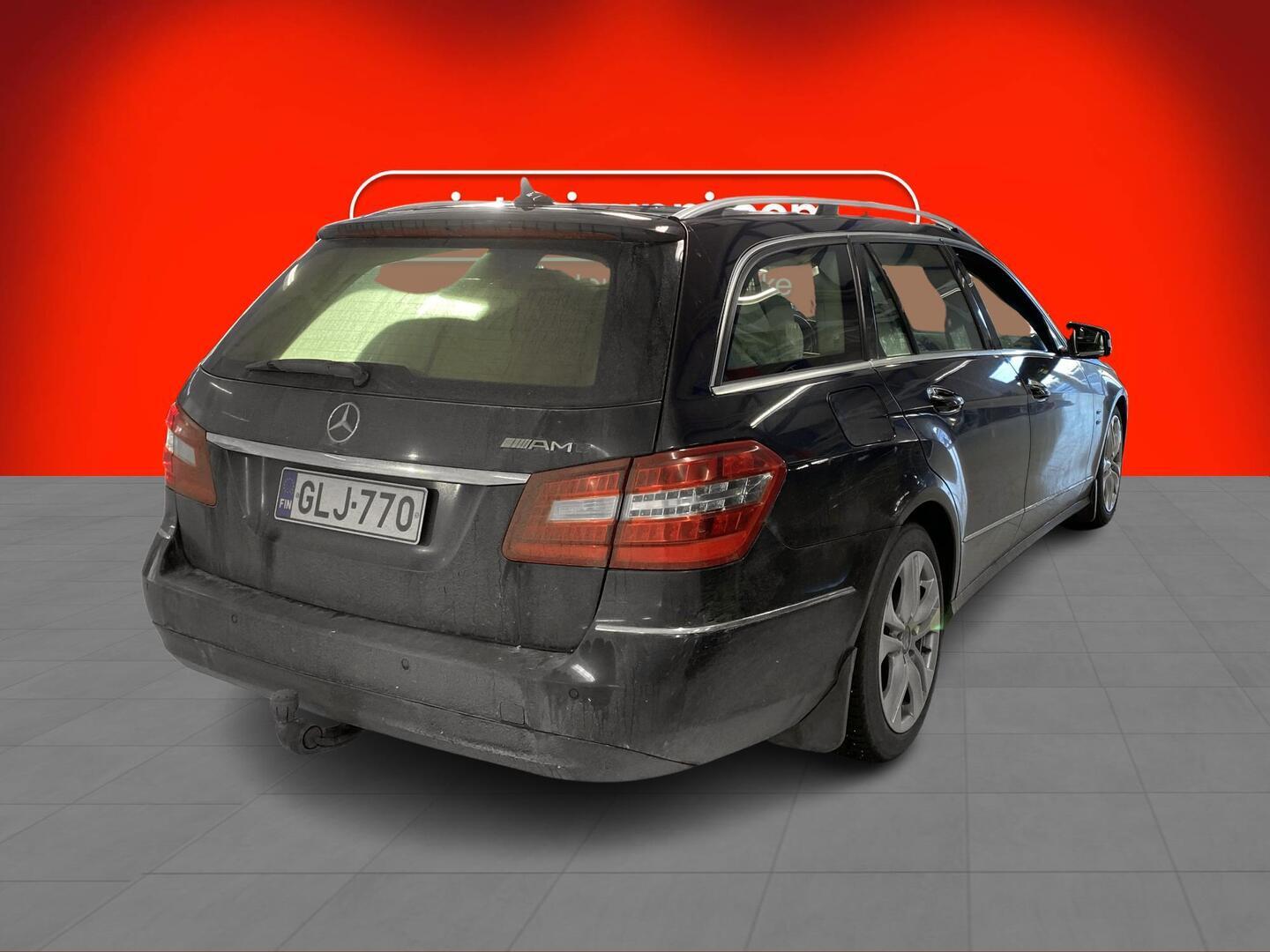 MERCEDES-BENZ E 2011