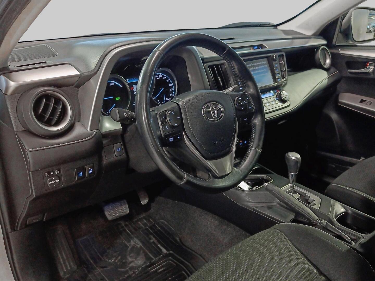 TOYOTA RAV4 2017