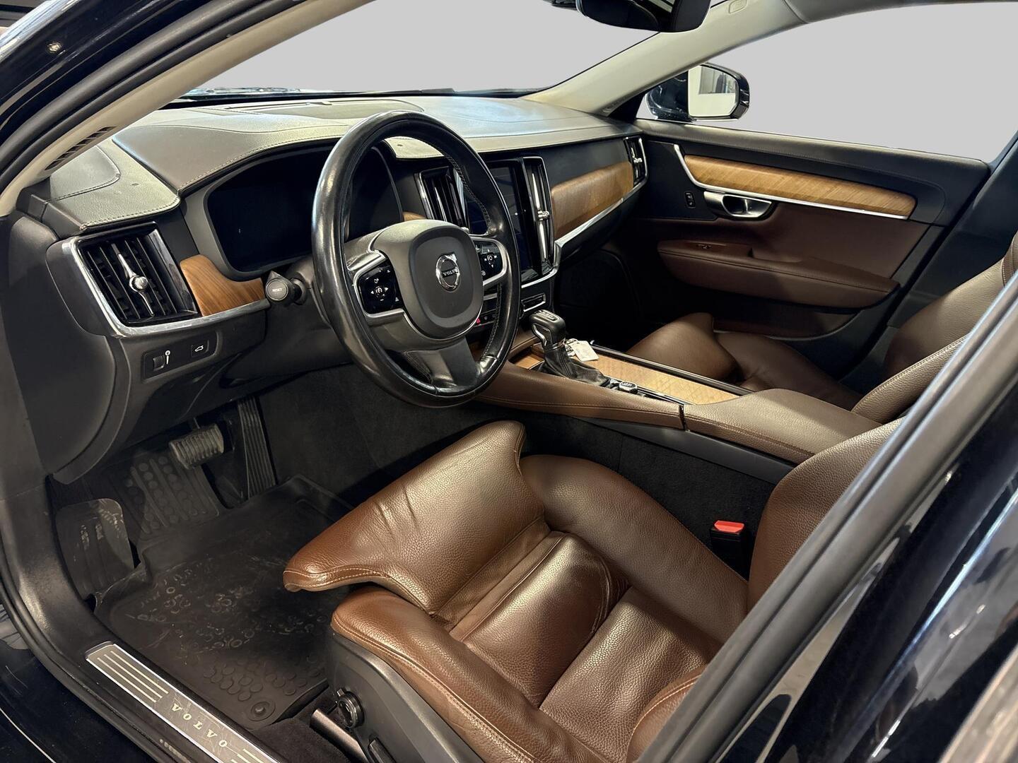 VOLVO V90 2019