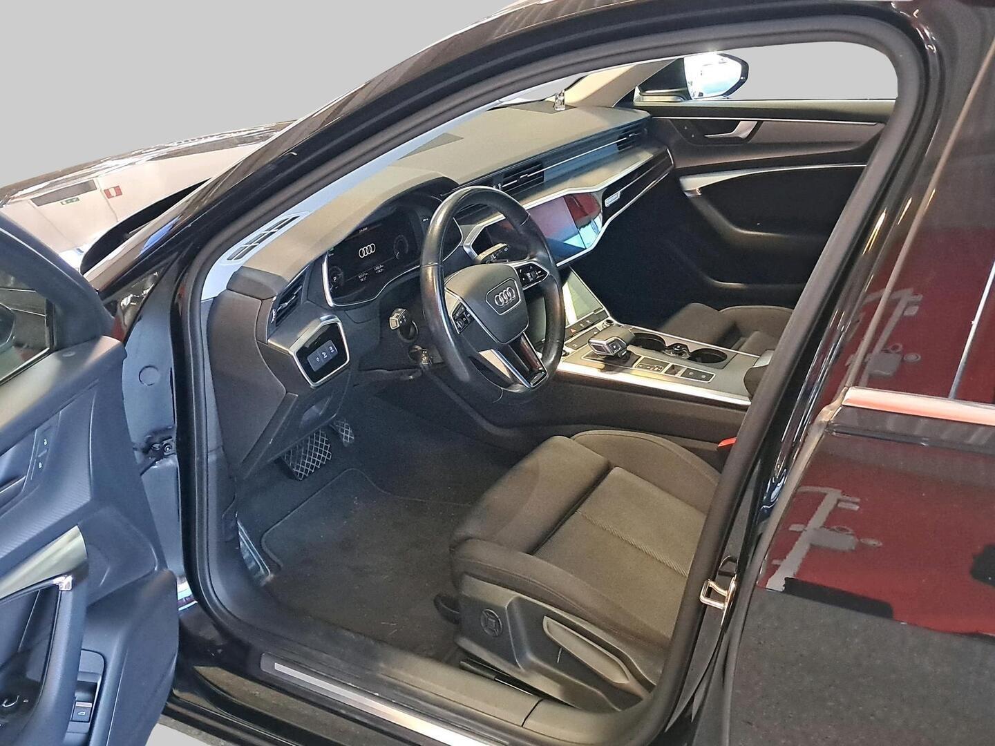 AUDI A6 2024