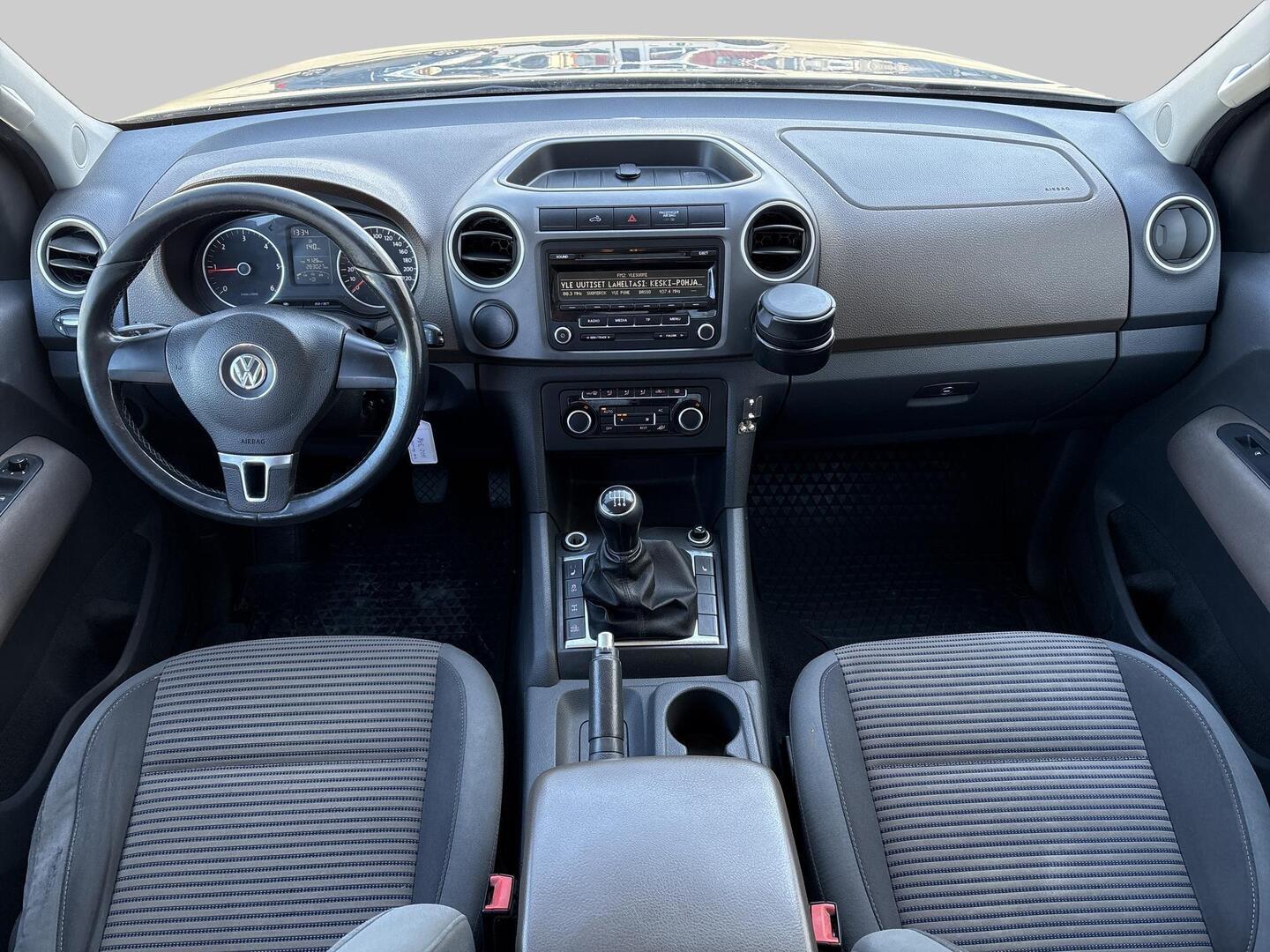 VOLKSWAGEN Amarok 2012