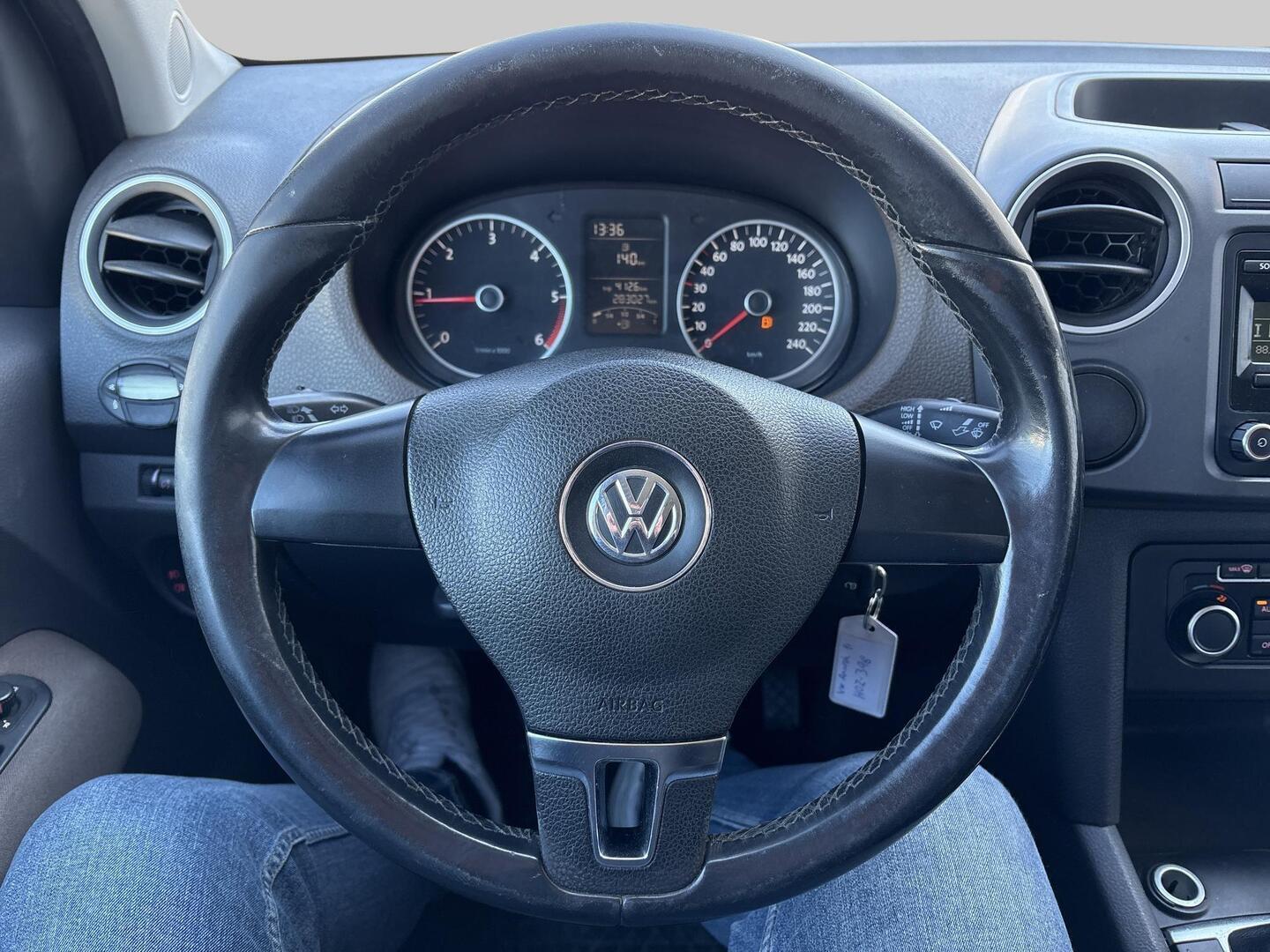 VOLKSWAGEN Amarok 2012