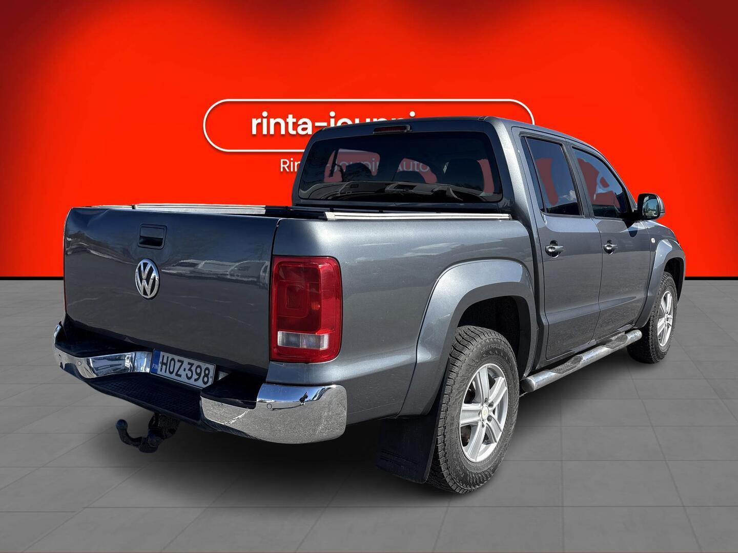 VOLKSWAGEN Amarok 2012