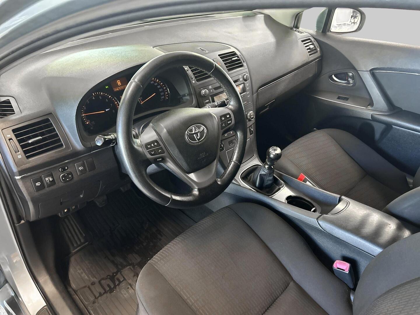 TOYOTA Avensis 2009