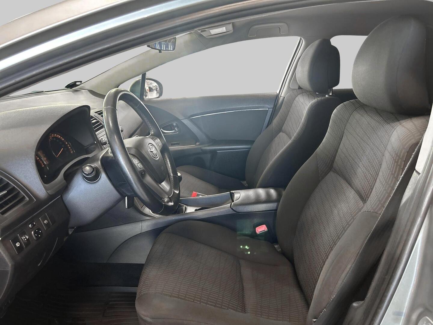 TOYOTA Avensis 2009
