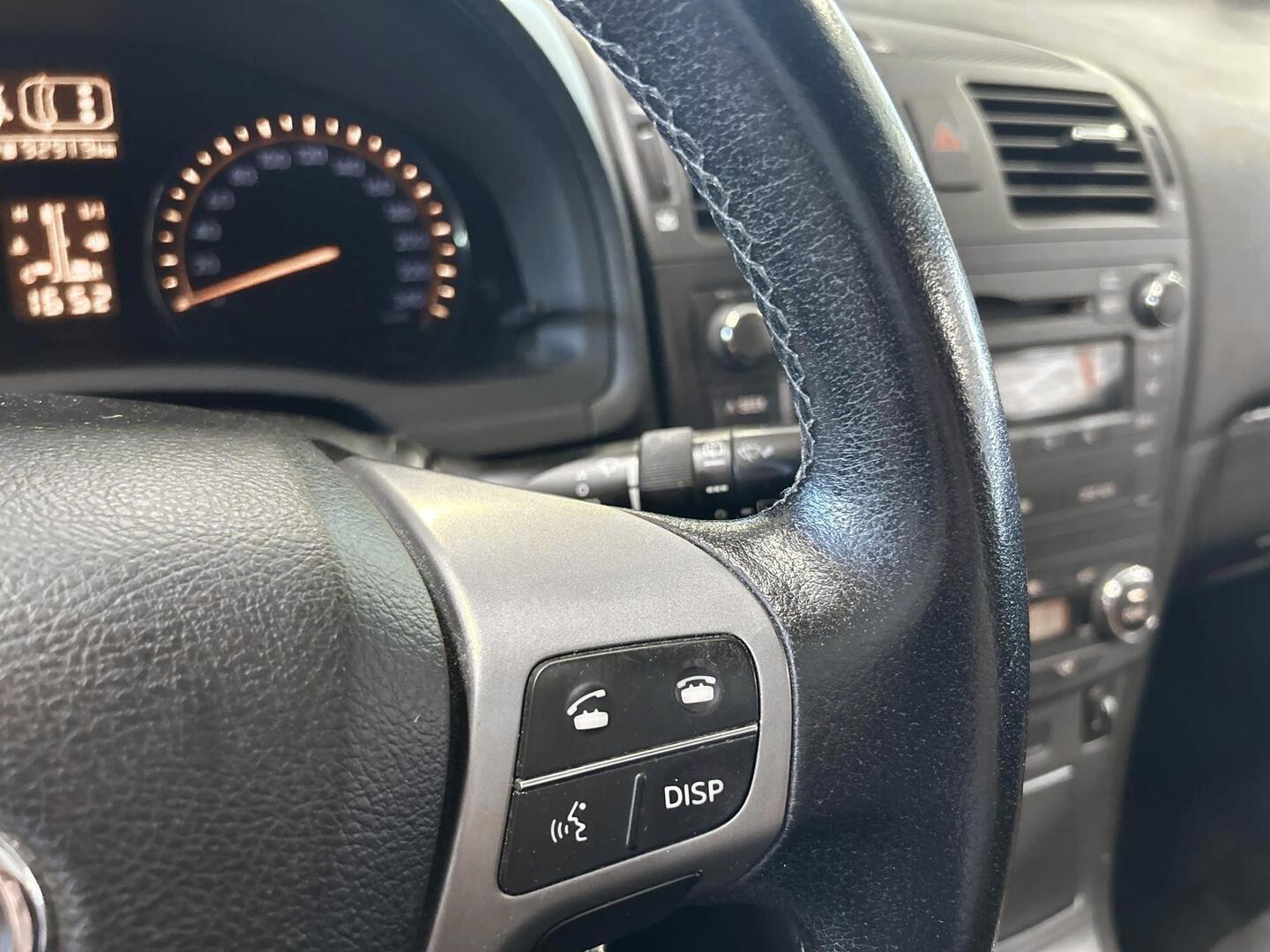 TOYOTA Avensis 2009