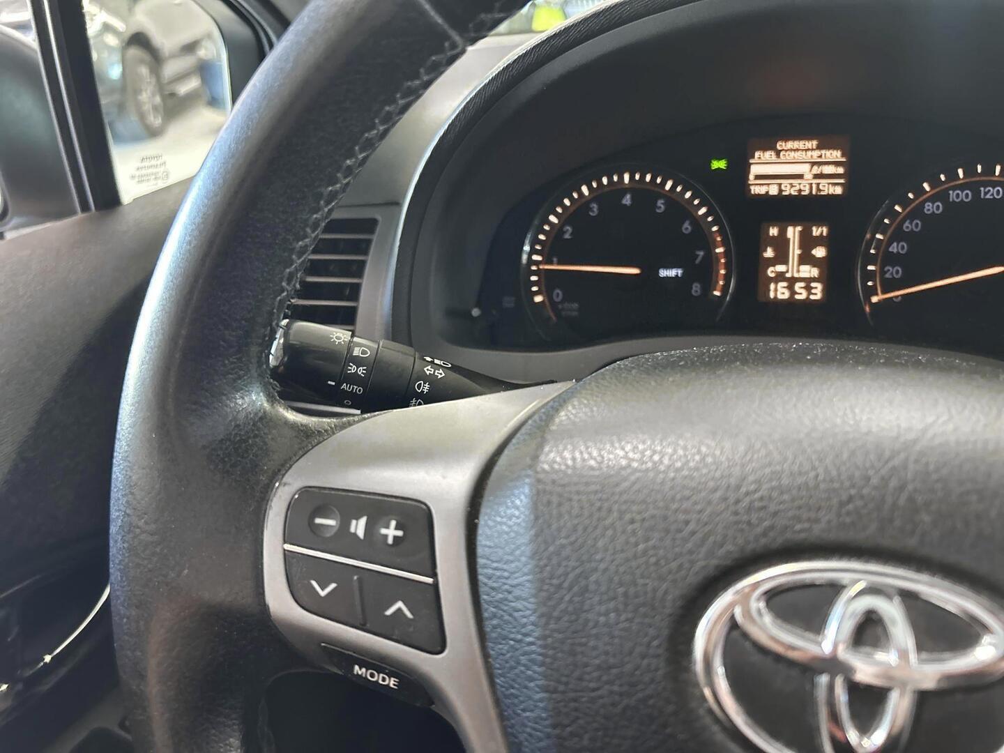 TOYOTA Avensis 2009