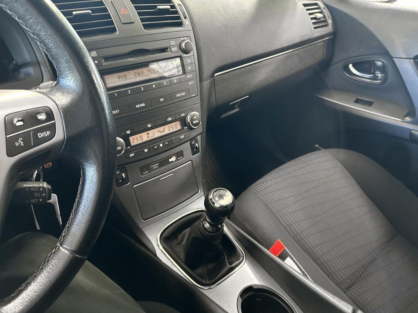 TOYOTA Avensis 2009