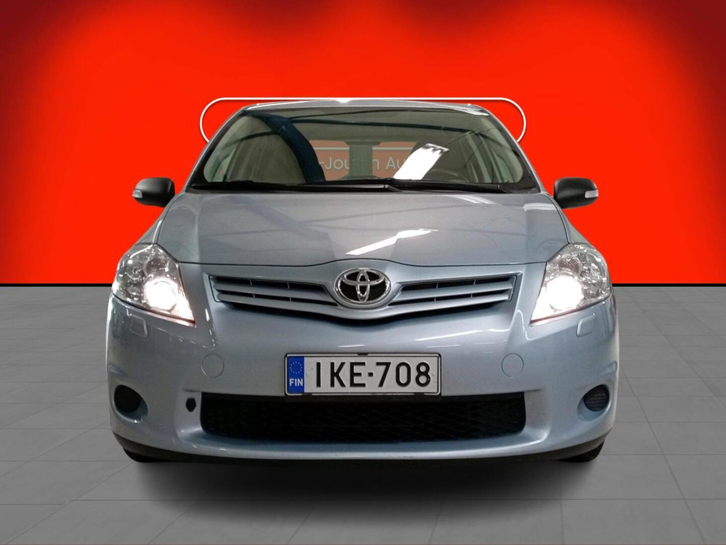 TOYOTA Auris 2011