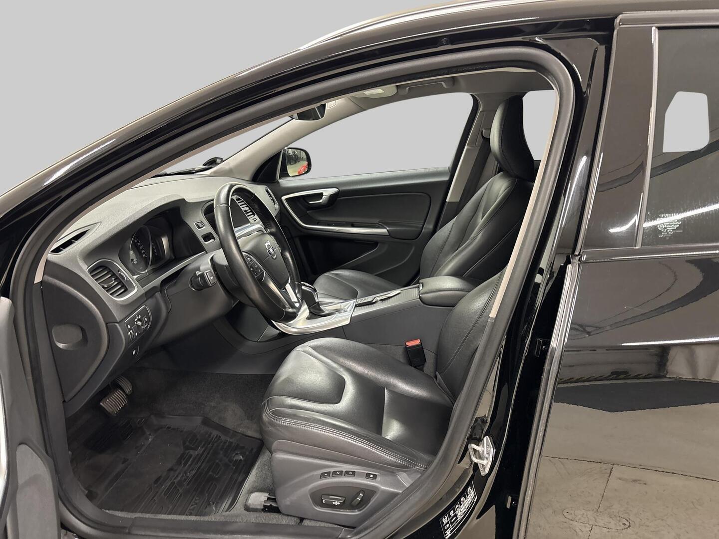 VOLVO V60 Cross Country 2016