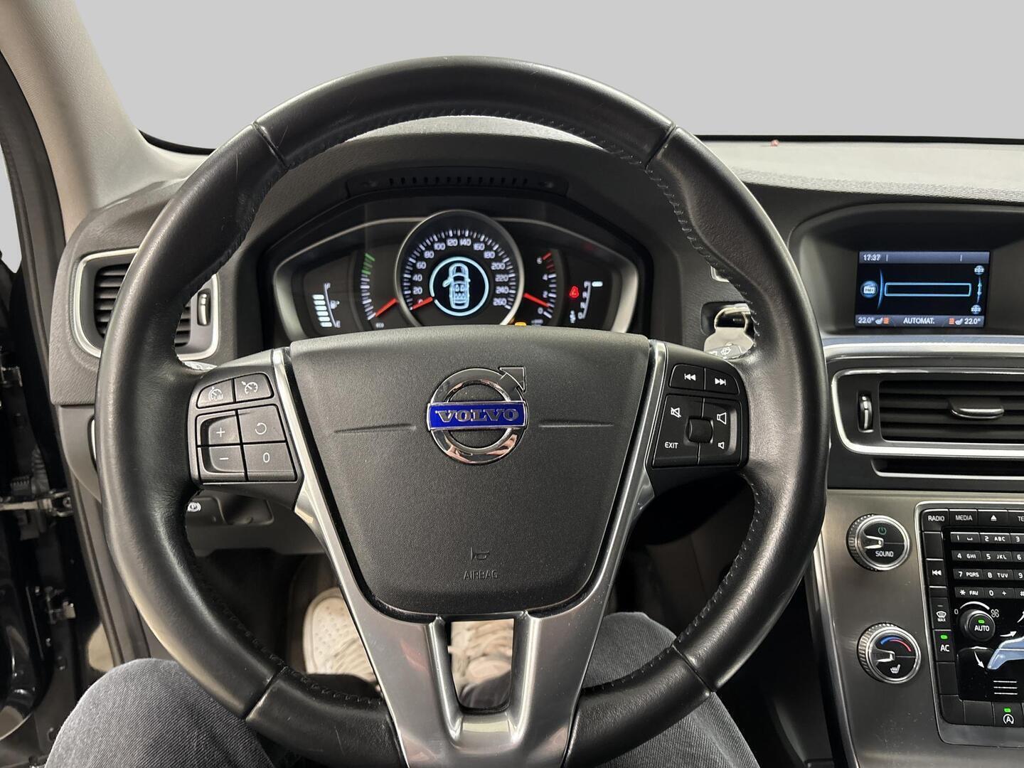 VOLVO V60 Cross Country 2016