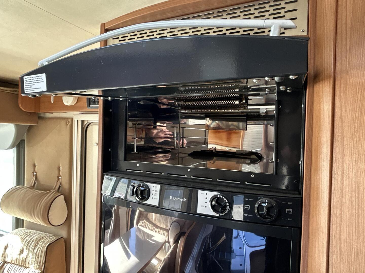 BÜRSTNER AVIANO I727 2010