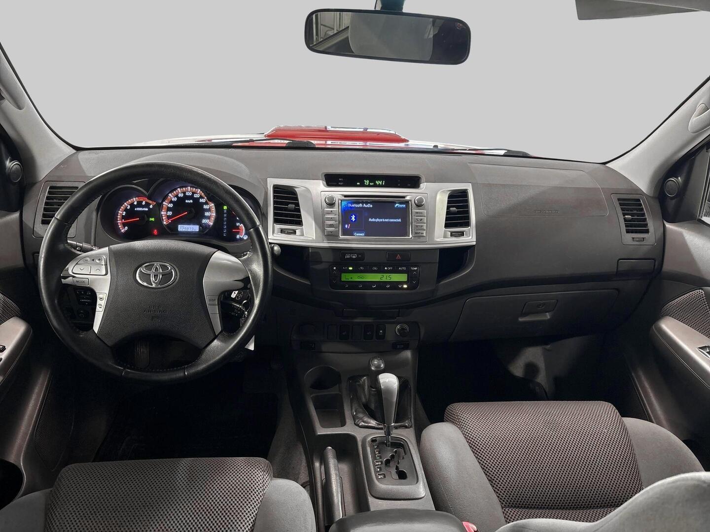 TOYOTA Hilux 2012