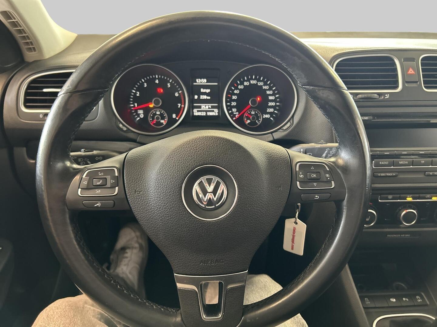 VOLKSWAGEN Golf 2012