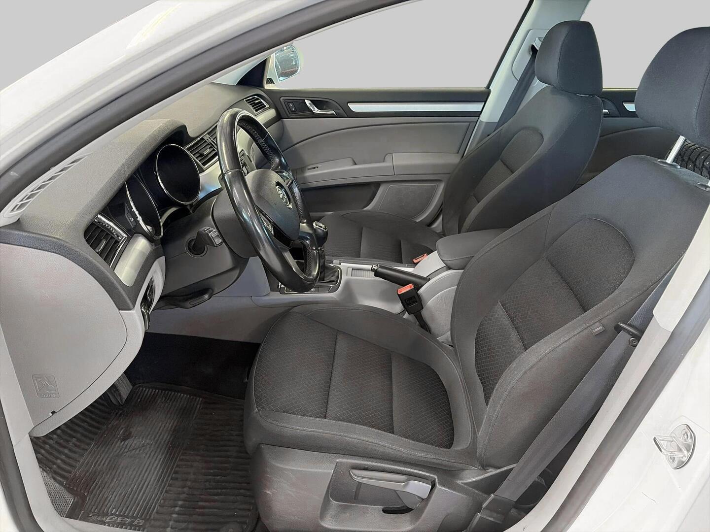 SKODA Superb 2014