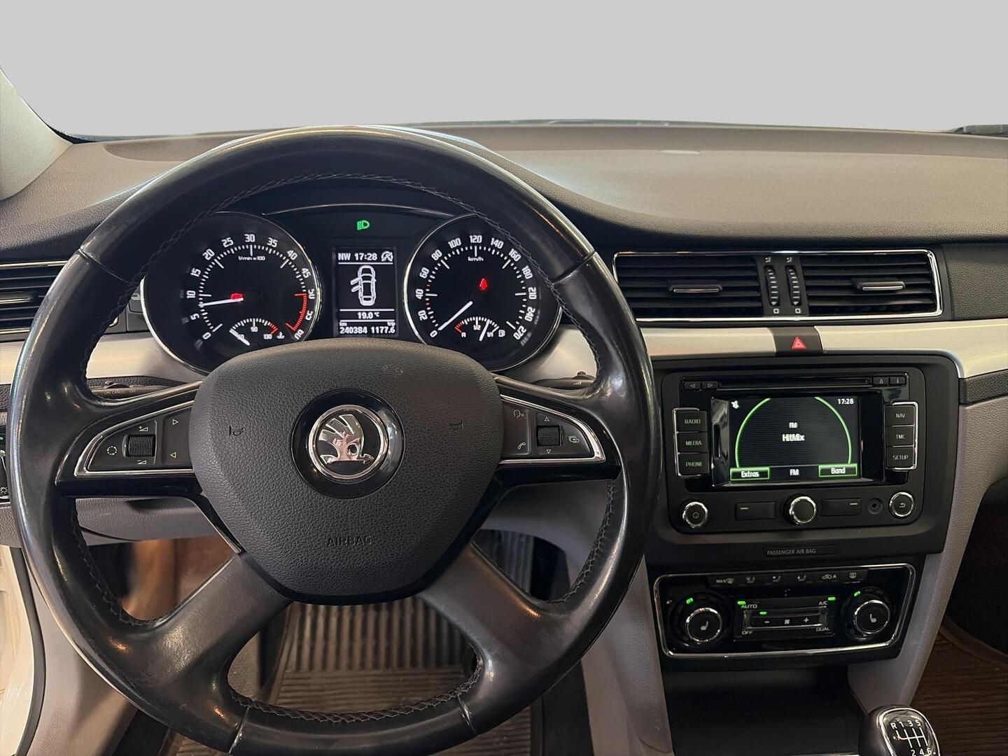SKODA Superb 2014