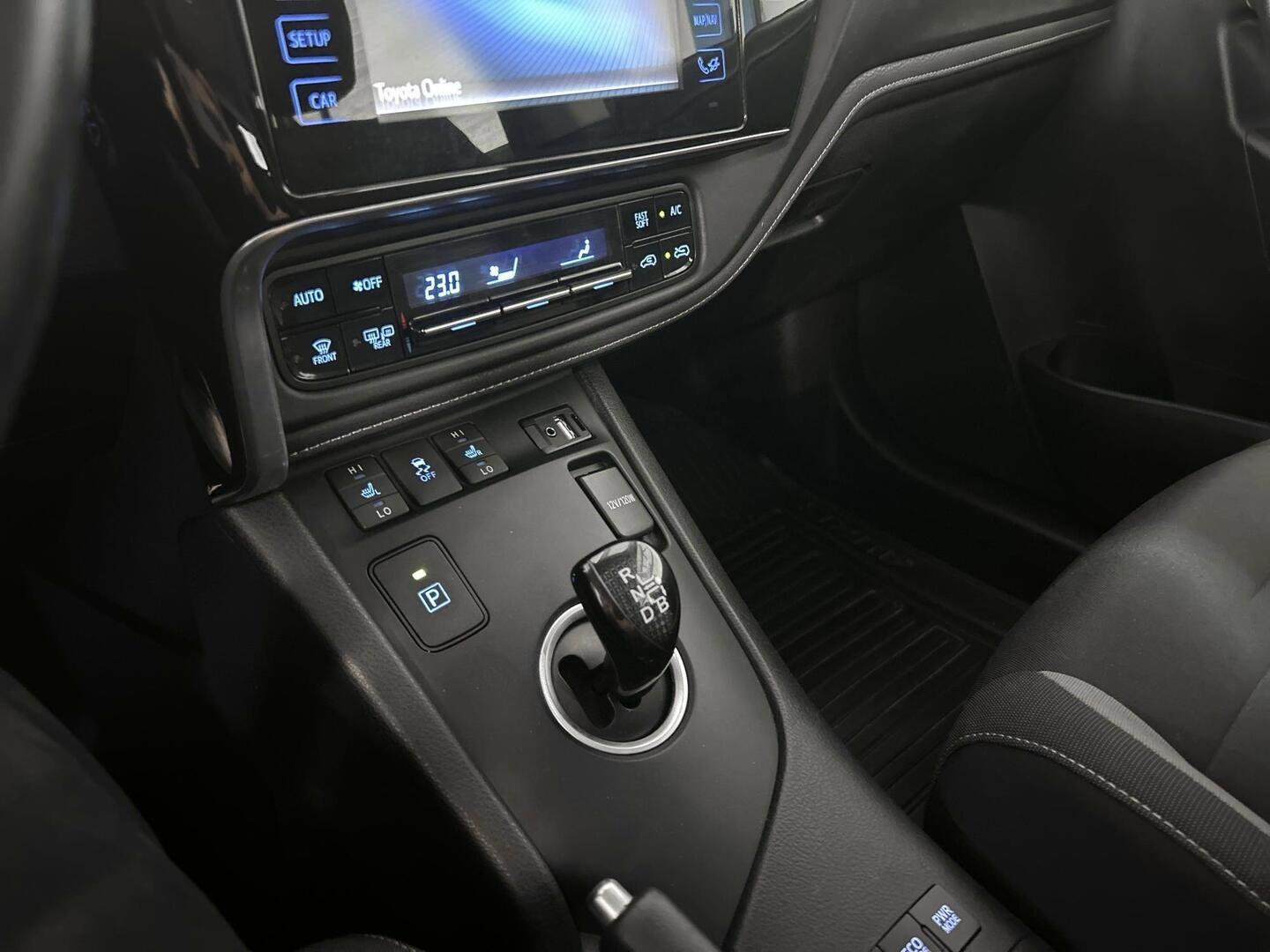 TOYOTA Auris 2018
