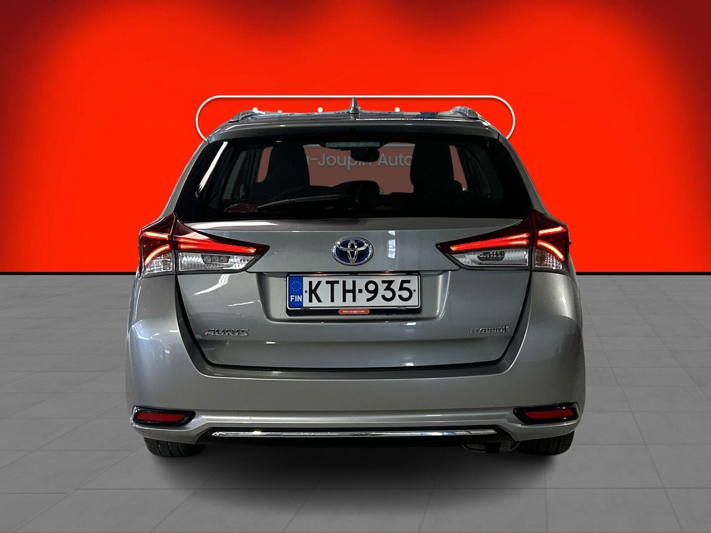 TOYOTA Auris 2018