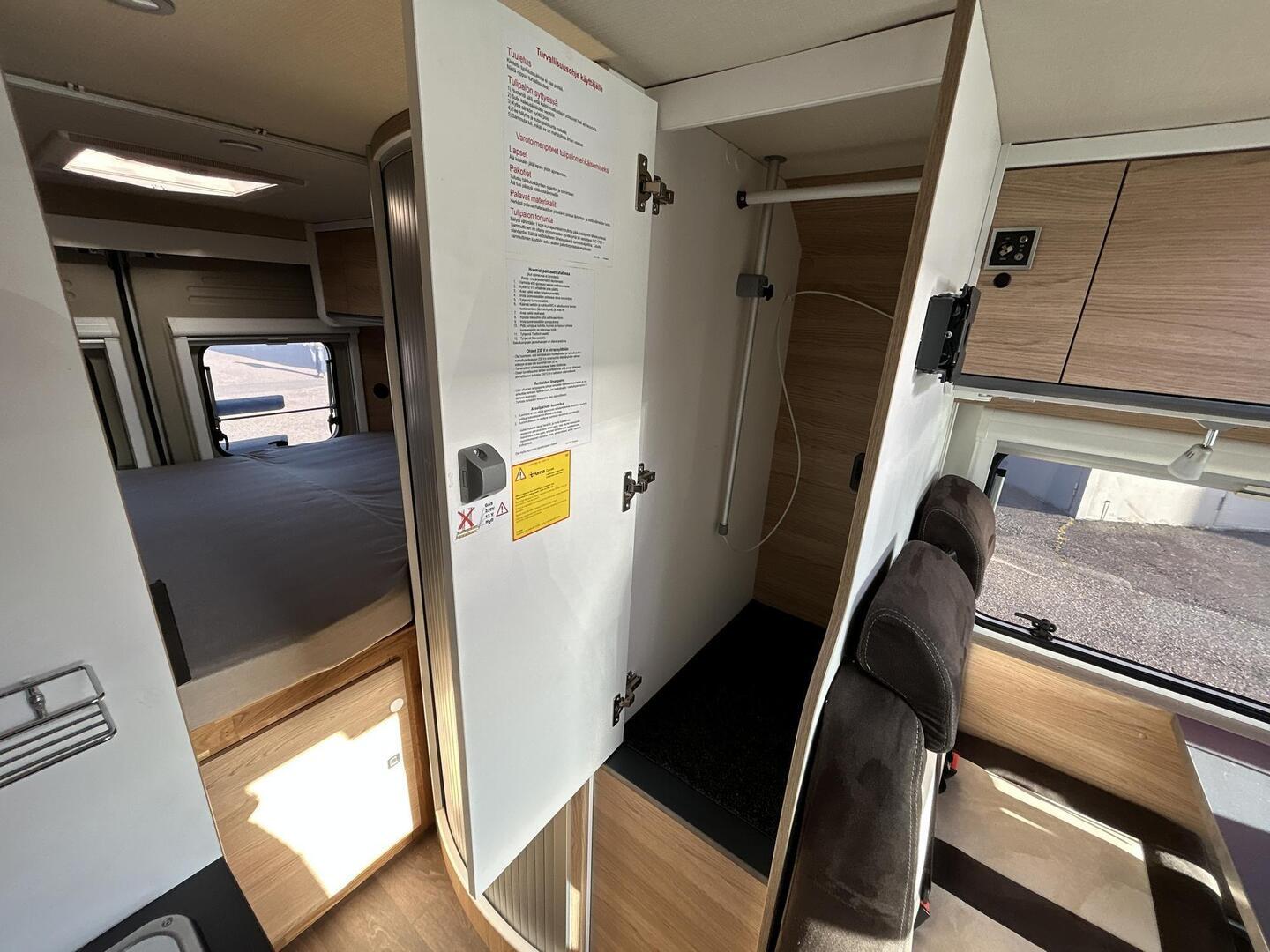 SUNLIGHT CLIFF 600 2019