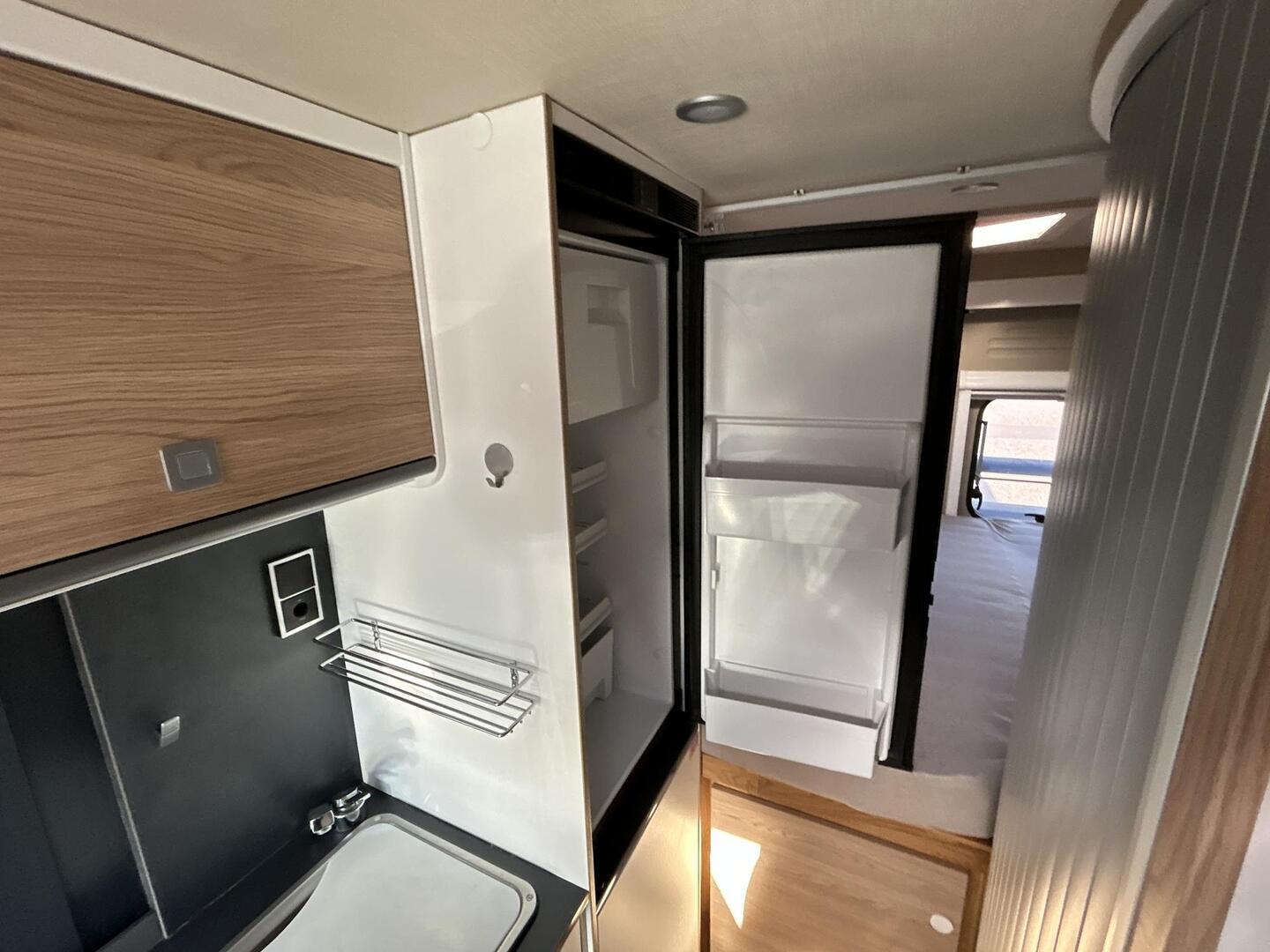 SUNLIGHT CLIFF 600 2019