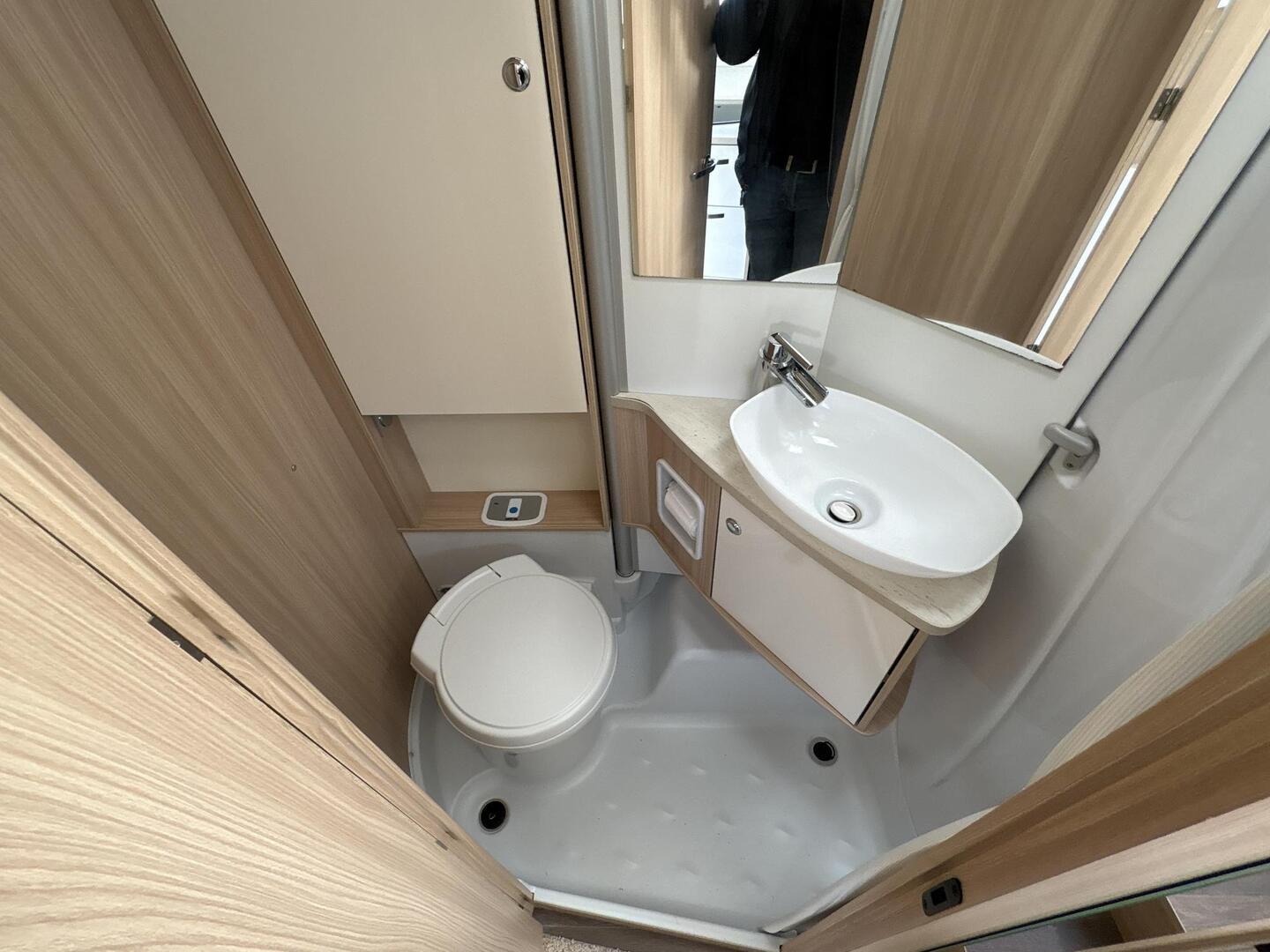 BÜRSTNER Ixeo Time It 726G 2017