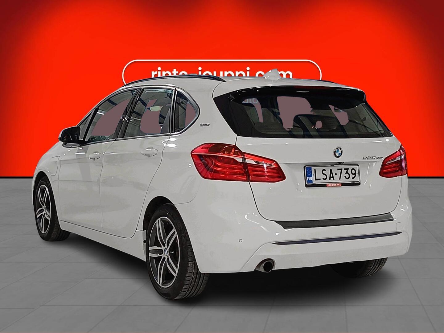 BMW 225 2016
