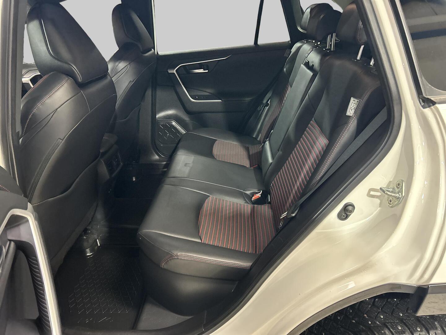 TOYOTA RAV4 PLUG-IN 2021