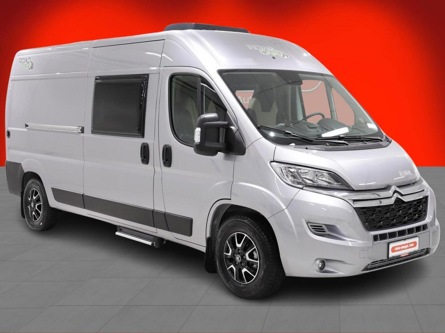 ROADCAR VAN R 601 2024
