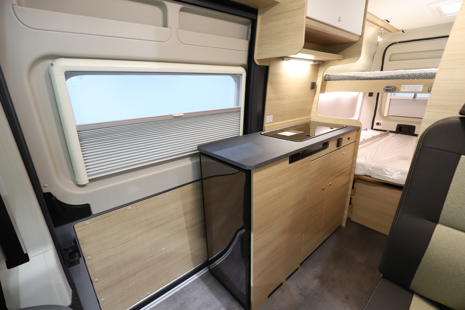 ROADCAR VAN R 601 2024