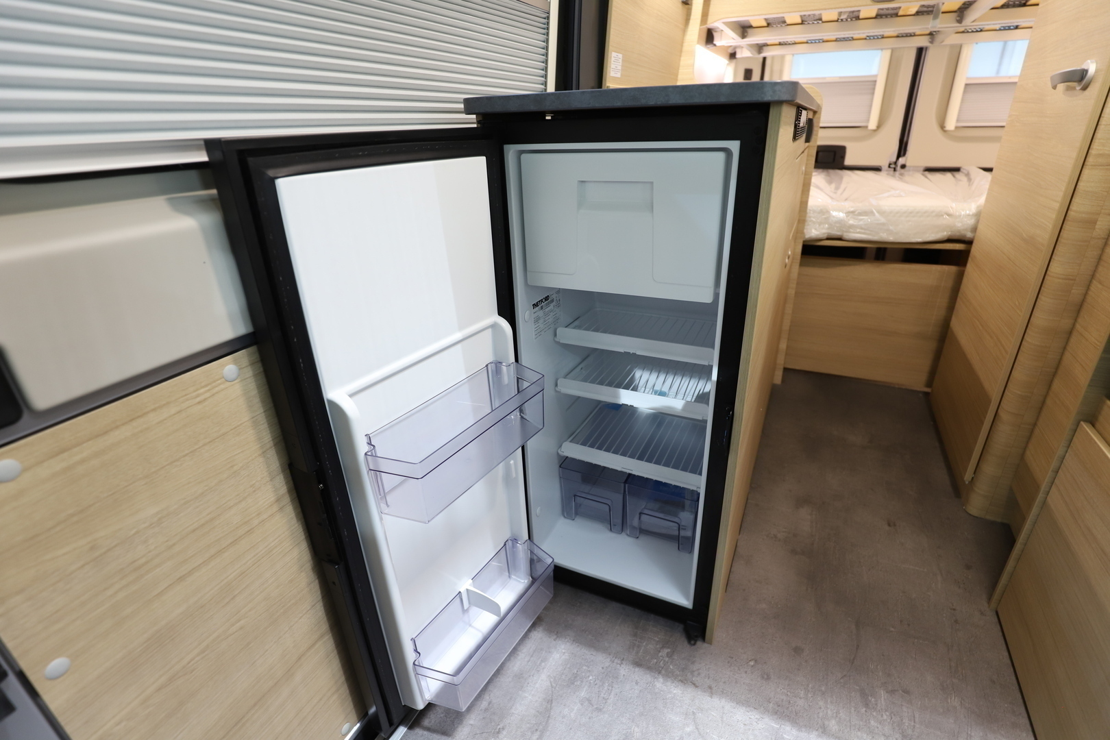 ROADCAR VAN R 601 2024