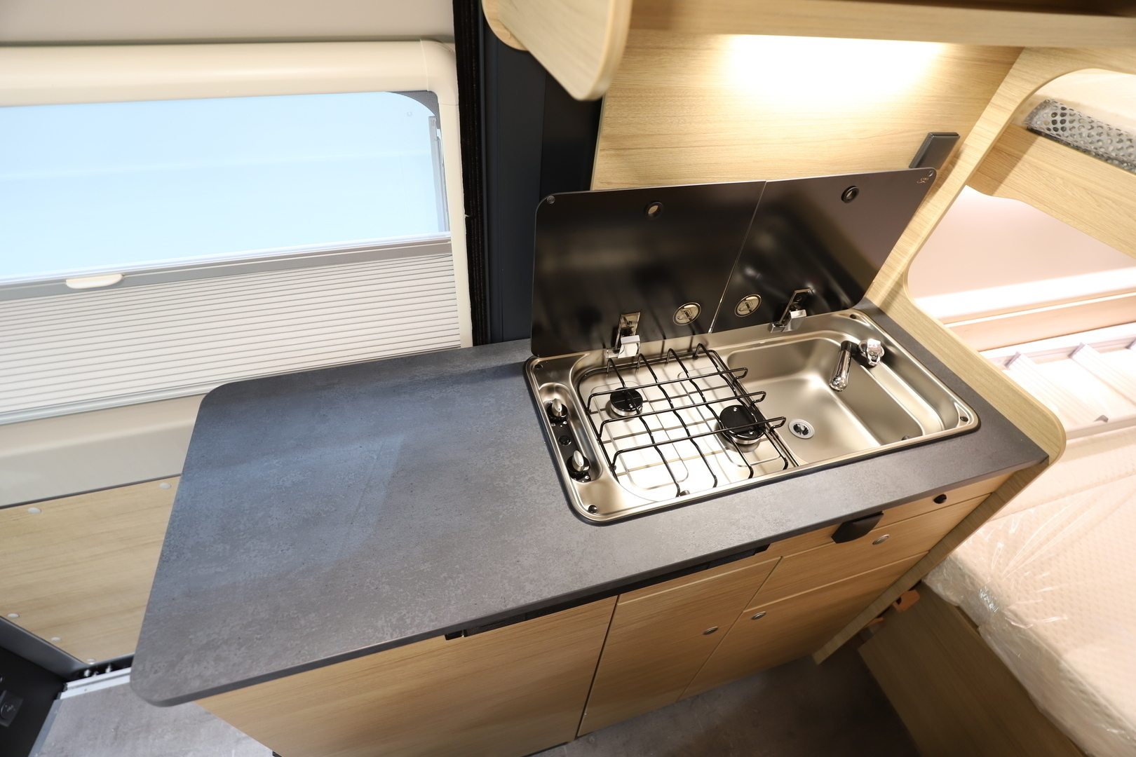 ROADCAR VAN R 601 2024