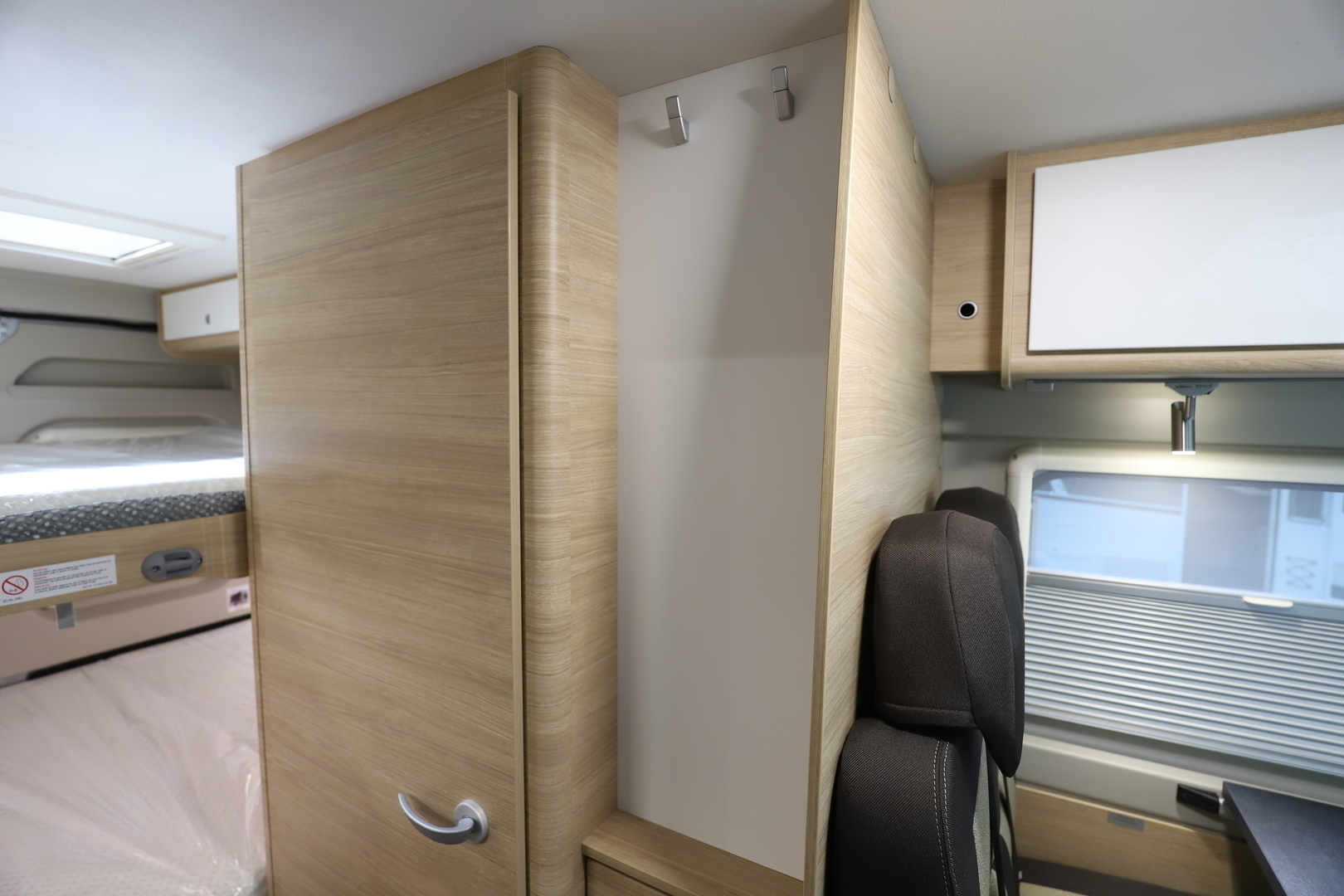 ROADCAR VAN R 601 2024