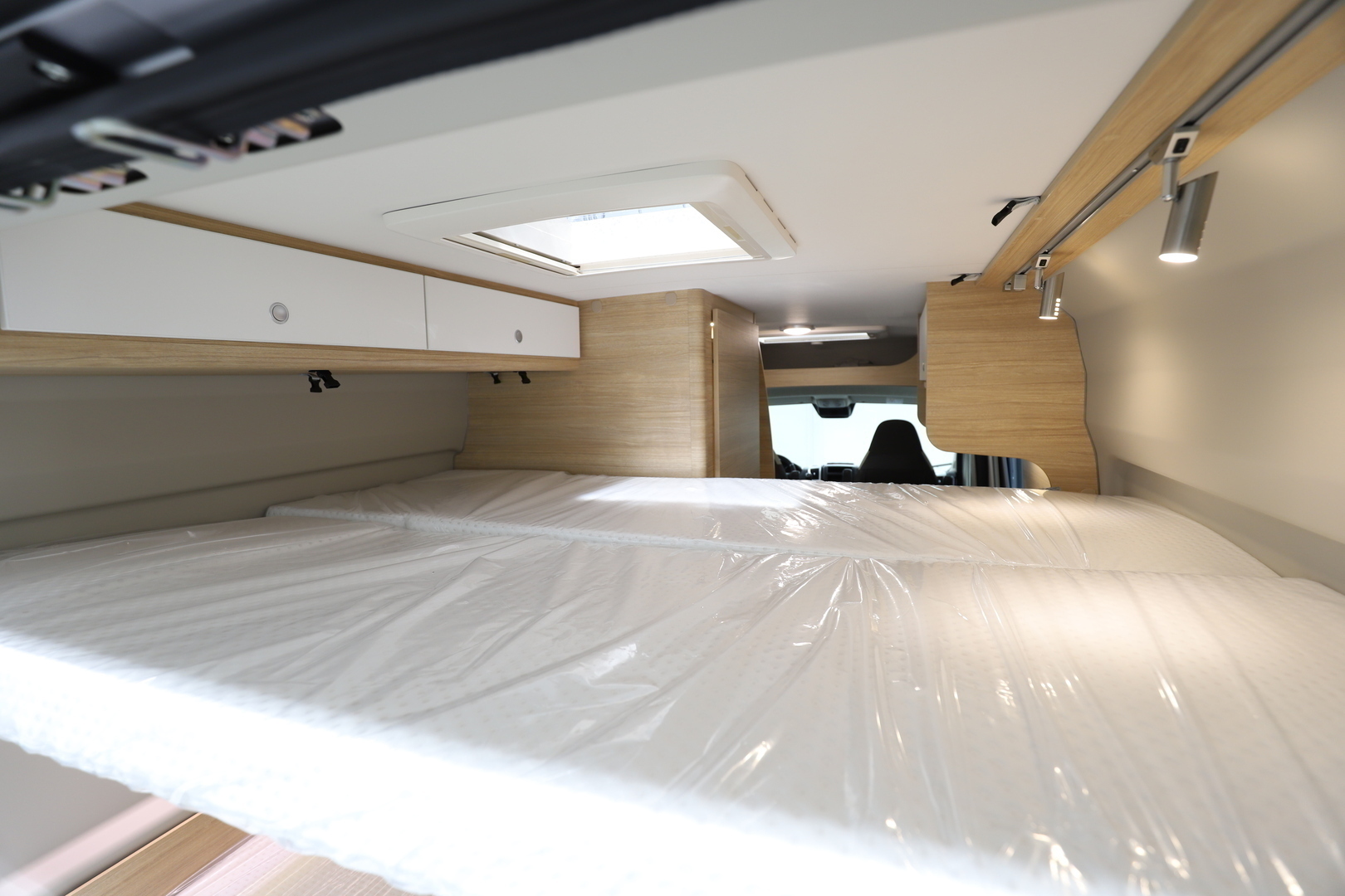 ROADCAR VAN R 601 2024