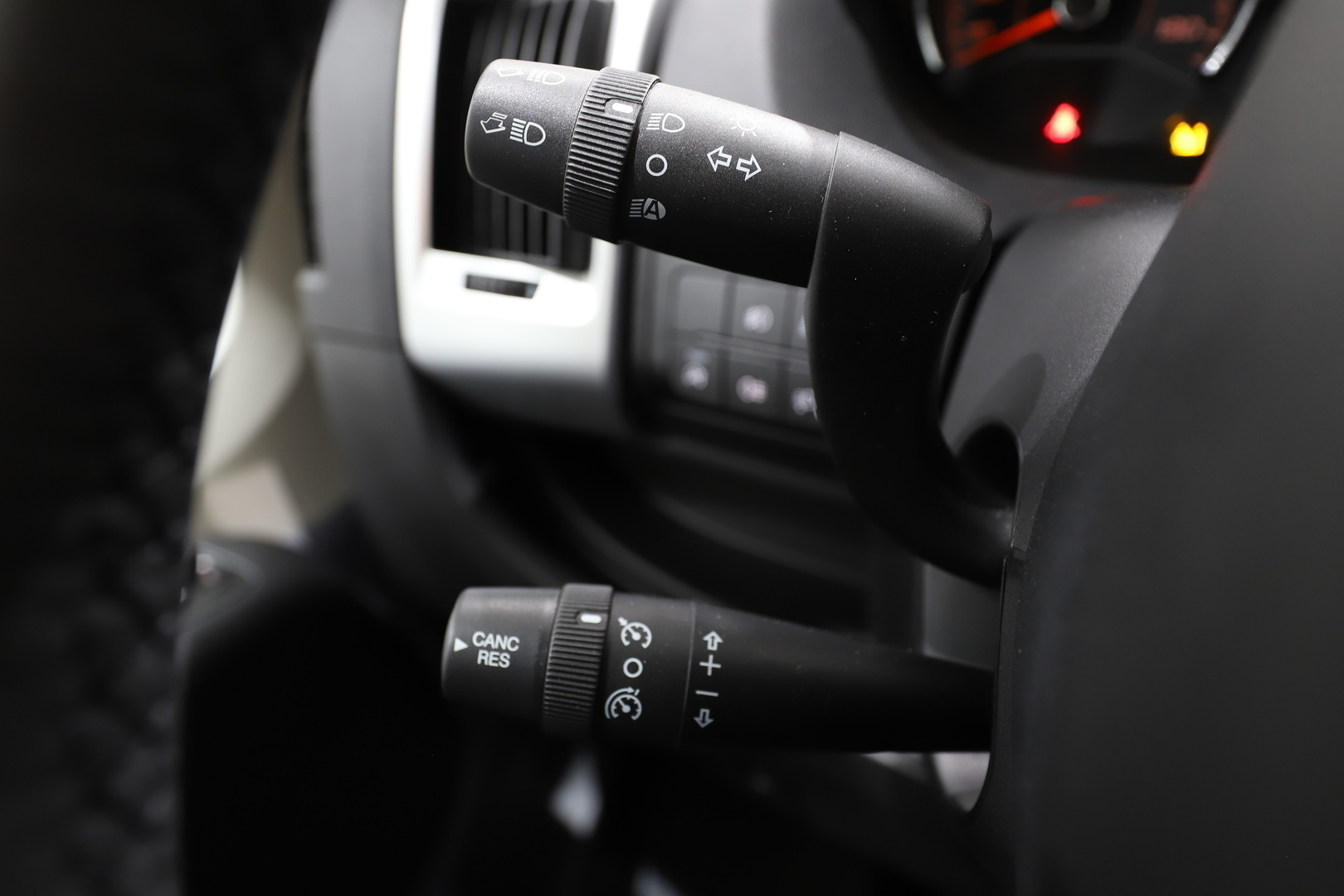 ROADCAR VAN R 601 2024