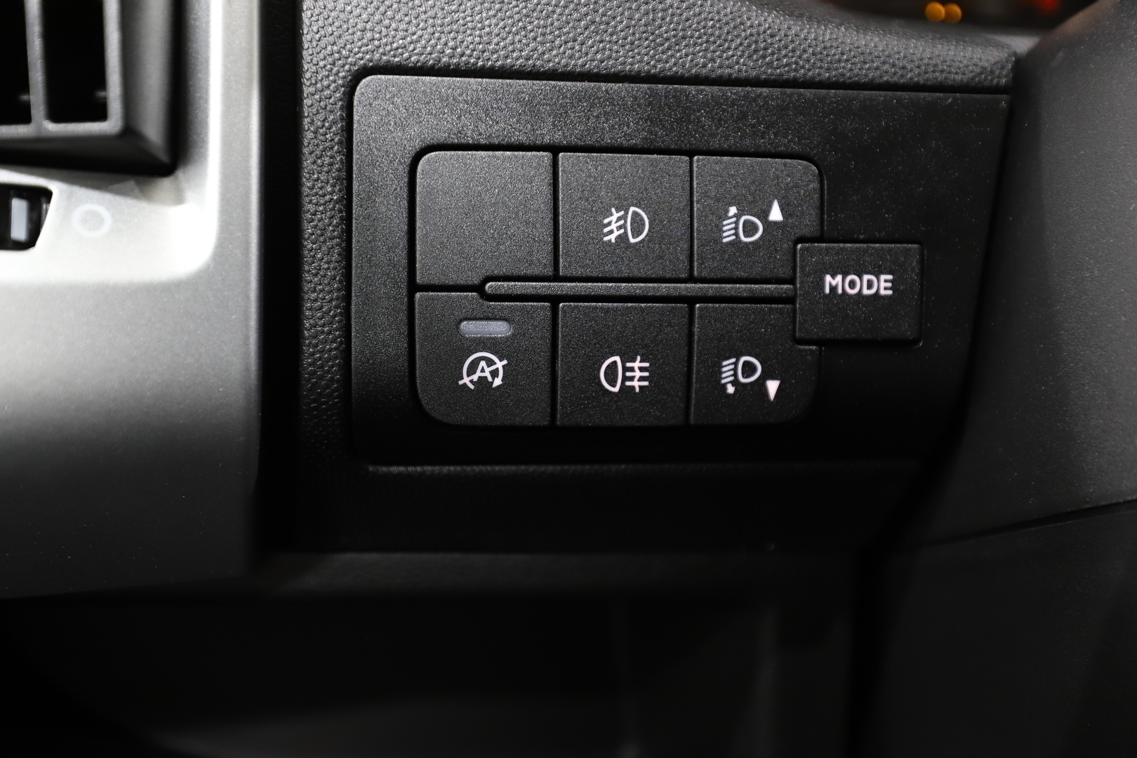 ROADCAR VAN R 601 2024