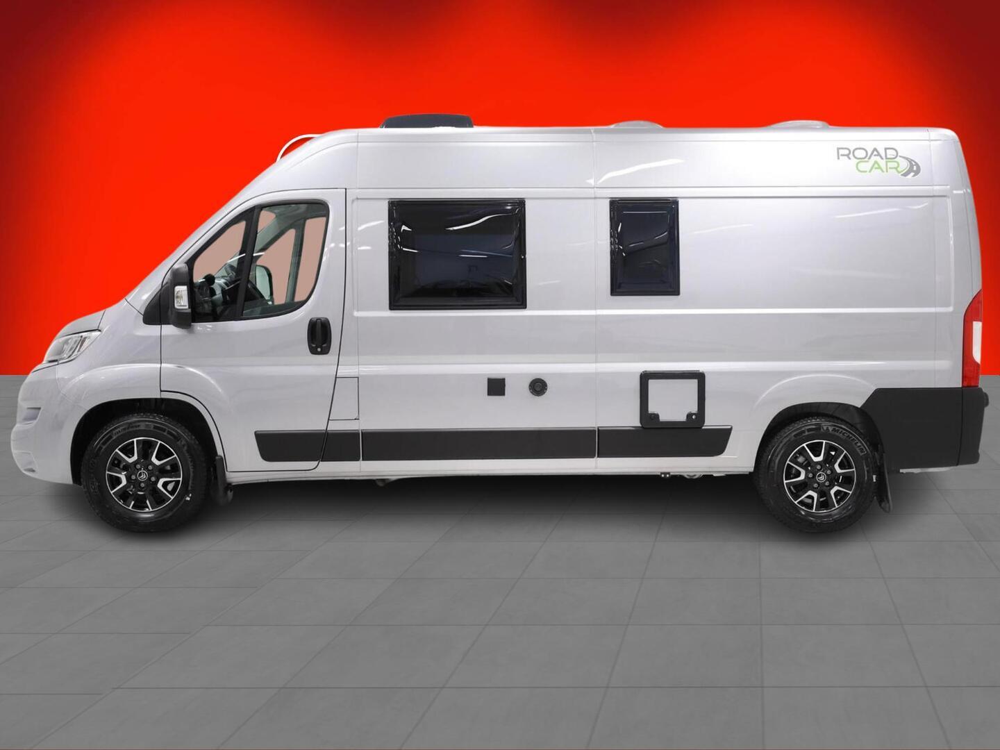 ROADCAR VAN R 601 2024