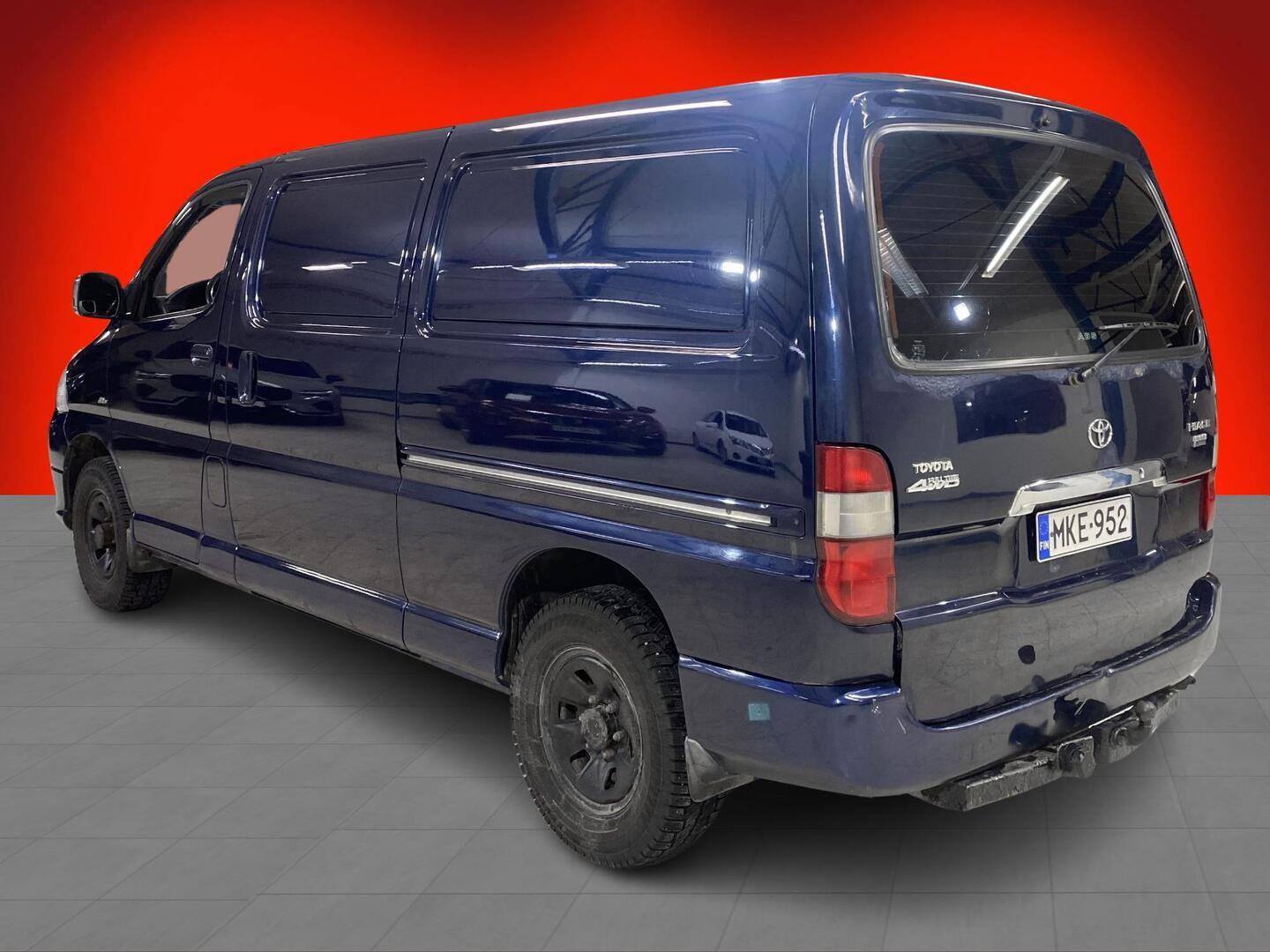 TOYOTA Hiace 2010