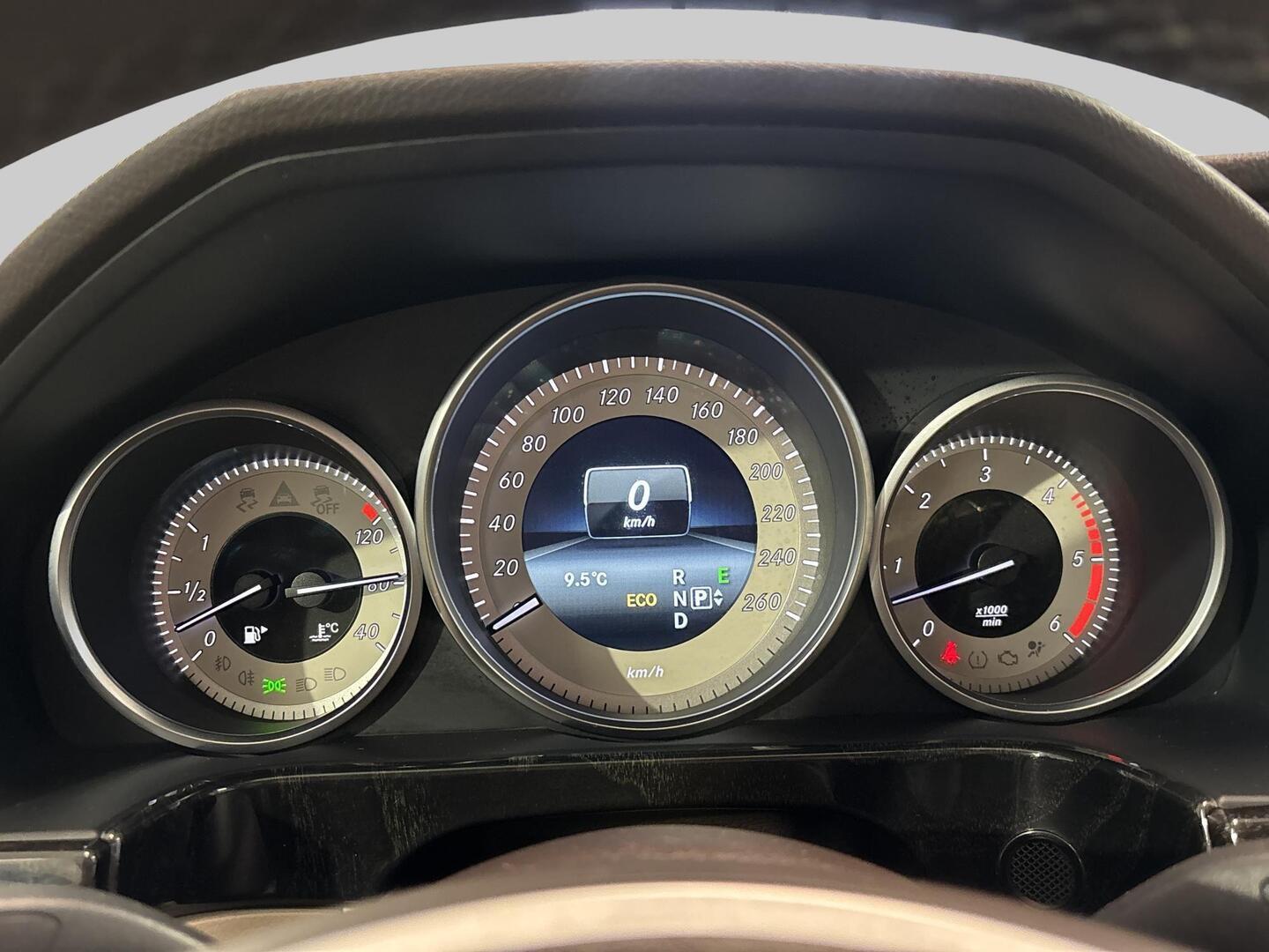 MERCEDES-BENZ E 2013