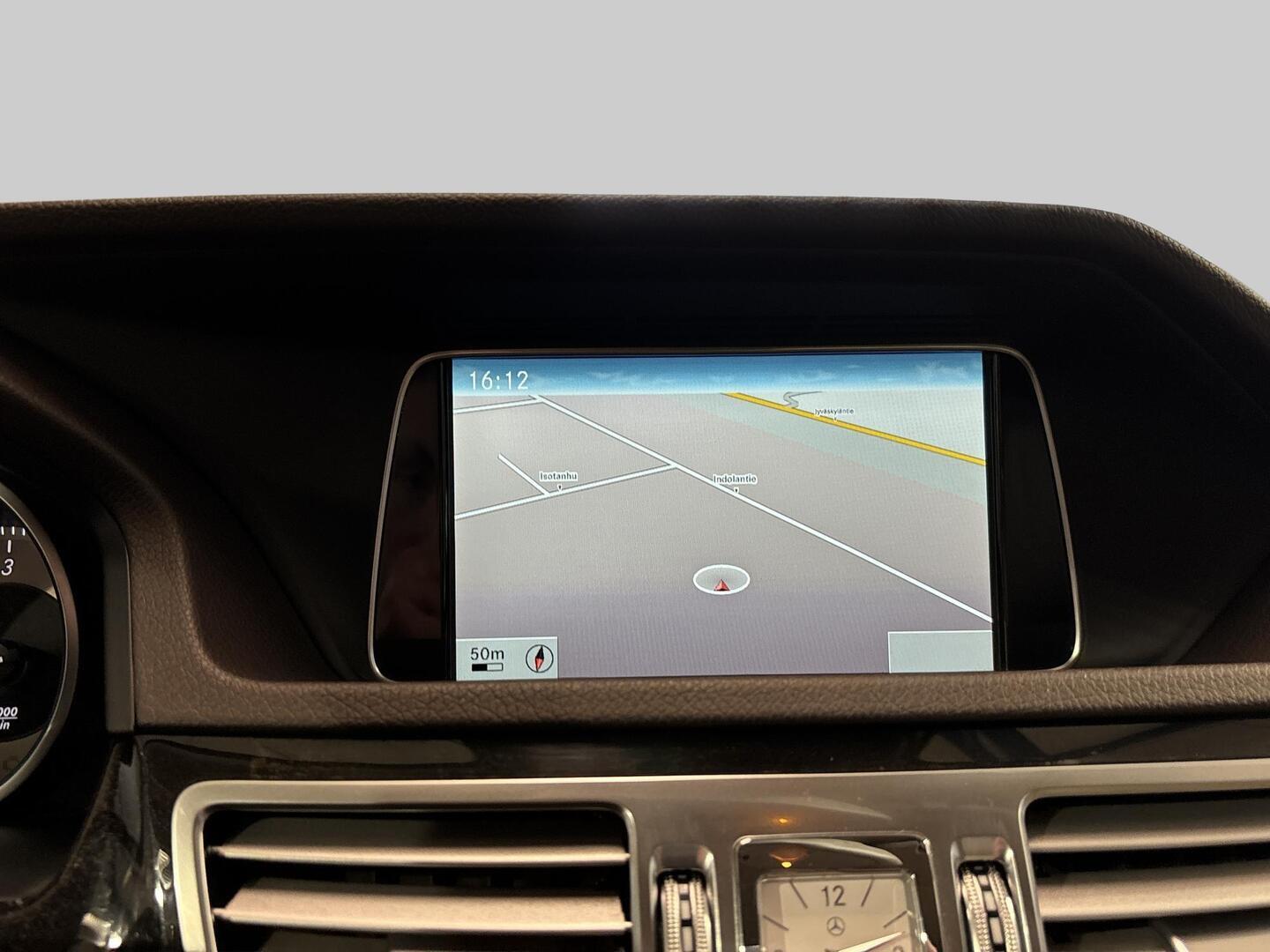 MERCEDES-BENZ E 2013