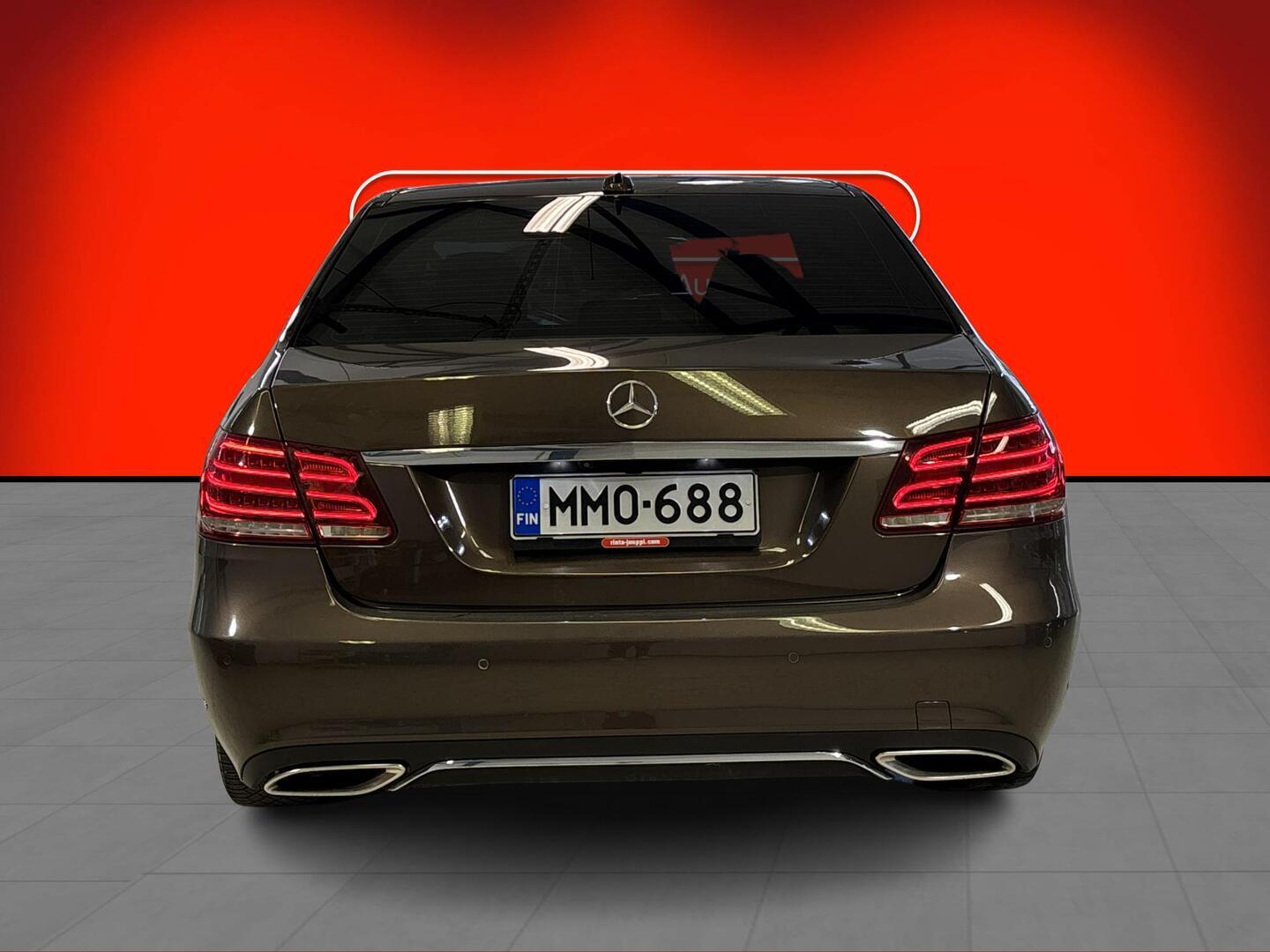 MERCEDES-BENZ E 2013