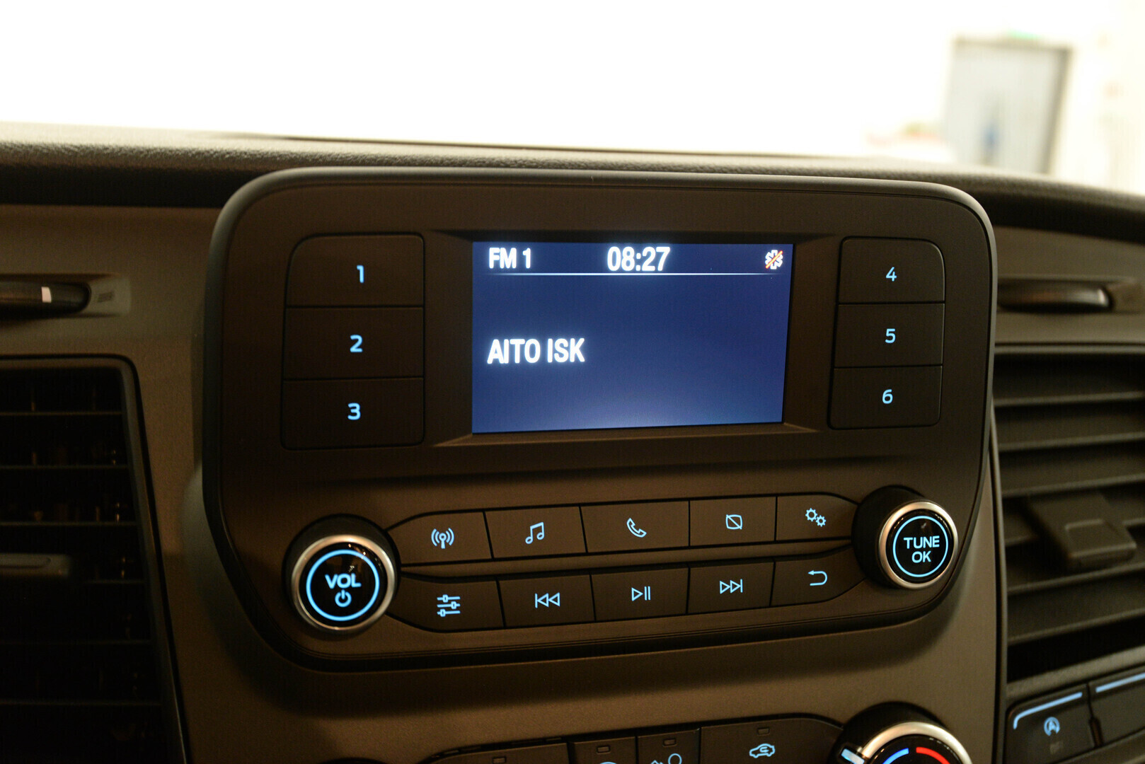 LMC INNOVAN 590 2023