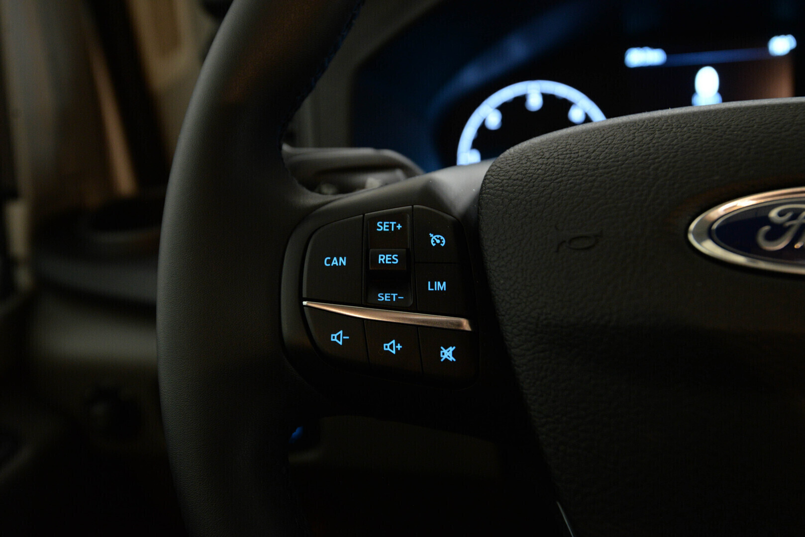 LMC INNOVAN 590 2023