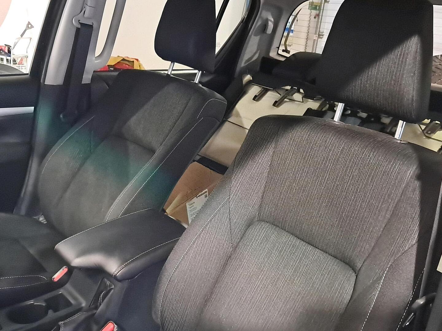 TOYOTA Hilux 2025